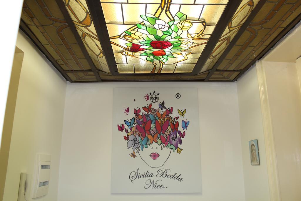 Sicilia Bedda Nice Aeroporto di Catania Fontana Rossa Esterno foto